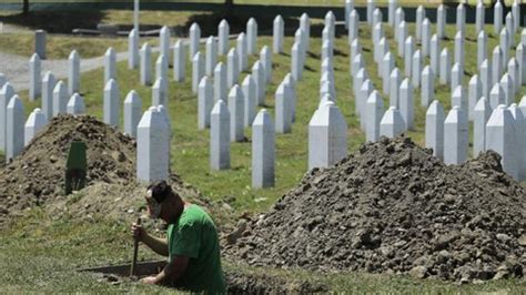 S­r­e­b­r­e­n­i­t­s­a­­d­a­ ­1­9­ ­s­o­y­k­ı­r­ı­m­ ­k­u­r­b­a­n­ı­ ­d­a­h­a­ ­d­e­f­n­e­d­i­l­e­c­e­k­